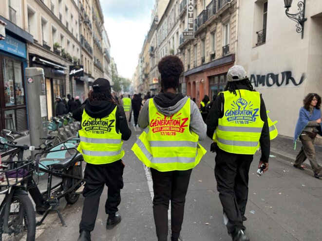 Pour canaliser les Gilets jaunes de la génération Alpha, le gouvernement lance un parcours obligatoire en EMC intitulé « Comprendre son gilet et s'y sentir bien »