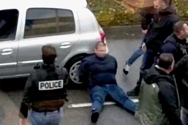 Après l'attentat de Trappes, le ministère de l'Intérieur ouvre un guichet unique pour « déclarer la haine subie » en trois exemplaires (dont une photocopie non certifiée conforme)