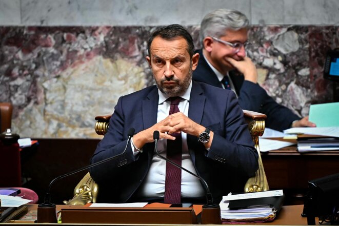 Enquête exclusive — « Des députés RN pris en flagrant délit d’«Assemblée buissonnière» » : une commission parlementaire d'urgence découvre que personne n'avait lu la note de bas de page
